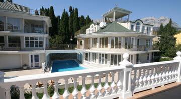 Фотографии Гостиница Перелетные Птицы г. Алупка Крым (Россия) №1 Фото Гостиница Перелетные Птицы г. Алупка 1