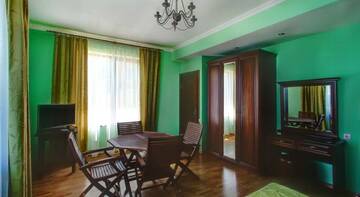 Фото номера Дом с 1 спальней Гостиница Zolotyie kupola г. Алупка 10