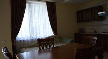 Фото номера Дом с 1 спальней Гостиница Zolotyie kupola г. Алупка 4