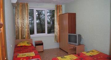 Фото номера Дом с 2 спальнями Гостевой дом Чайка г. Алупка 5