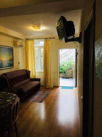Фото номера Семейный номер с ванной Гостиница Анастасия г. Алупка 12