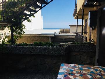 Фото номера Семейный номер с ванной Гостиница Анастасия г. Алупка 13