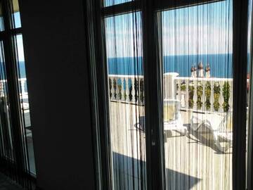 Фото номера Апартаменты вид на море и горы Гостевой дом Villa Cosa Nostra г. Алупка 5
