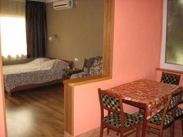 Фото номера Трехместный номер &quot;Комфорт&quot; Гостиница Guest House Natali г. Алупка 2