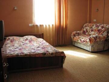 Фото номера Семейный номер Гостиница Guest House Natali г. Алупка 4