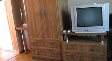 Фото номера Трехместный номер &quot;Комфорт&quot; Гостиница Guest House Natali г. Алупка 6