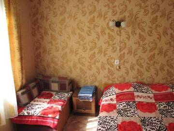 Фото номера Классический четырёхместный номер Гостиница Guest House Natali г. Алупка 4