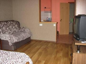 Фото номера Трехместный номер &quot;Комфорт&quot; Гостиница Guest House Natali г. Алупка 4