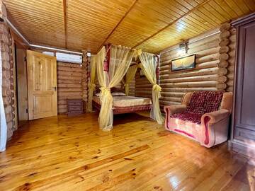 Фото номера Трехместный номер Гостиница Al-Hayat г. Алупка 2