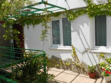 Фото номера Семейный номер с балконом Гостиница Guest House Lenina 35 г. Алупка 15