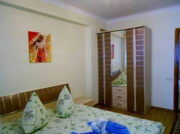 Фото номера Семейный номер с балконом Гостиница Guest House Lenina 35 г. Алупка 12