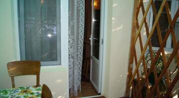 Фото номера Четырехместный номер с ванной Гостиница Guest house Ostrovok leta г. Алупка 9