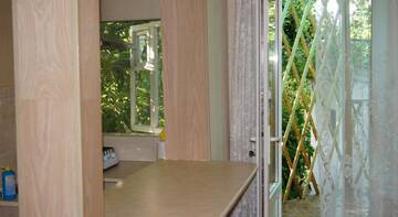 Фото номера Четырехместный номер с ванной Гостиница Guest house Ostrovok leta г. Алупка 6