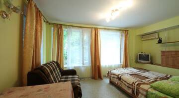 Фото номера Семейный номер-студио Гостиница Guest house Ostrovok leta г. Алупка 4