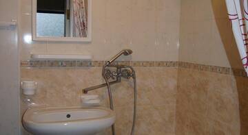 Фото номера Четырехместный номер с ванной Гостиница Guest house Ostrovok leta г. Алупка 10