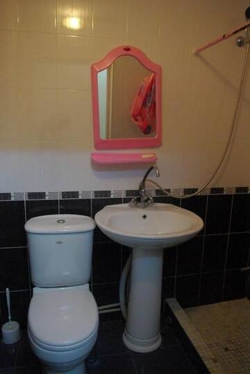 Фото номера Стандартный семейный номер Гостиница Guest House 34 Meridian г. Алупка 4