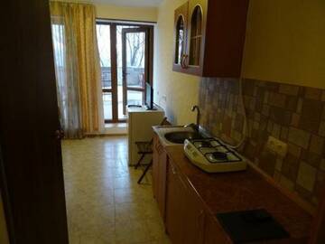 Фото номера Комната стандарт с 1 односпальной и 1 двуспальной кроватью Гостевой дом  Лавровый Сад г. Алупка 4